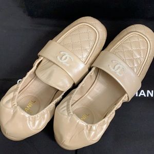 Chanel beige moccasin loafers size 10B
